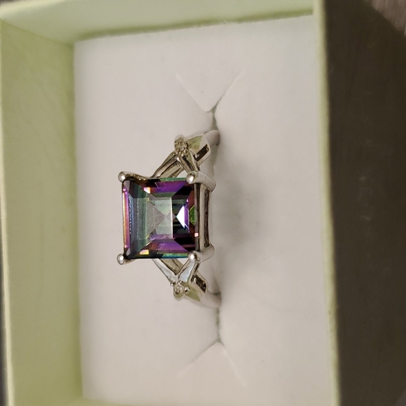 2.05CT Square Cut Mystic Topaz & 2 Dimond Ring - Picture 3 of 8